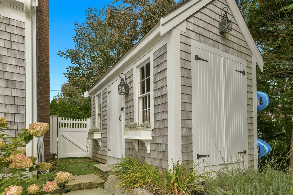 8 Port Pines Rd