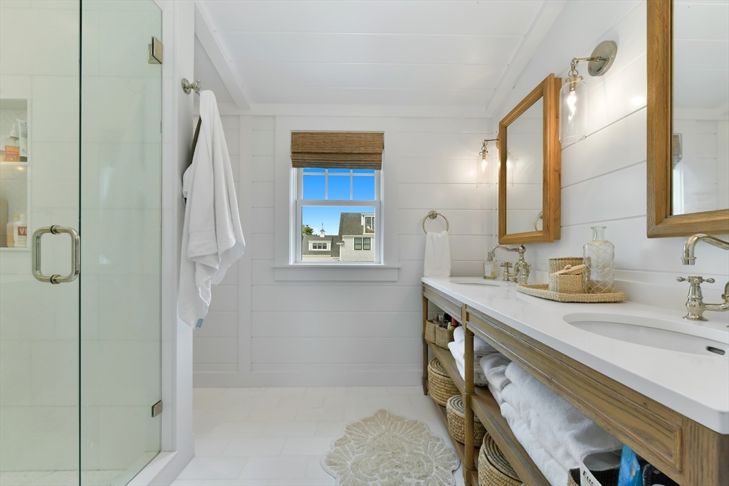 8 Port Pines Rd