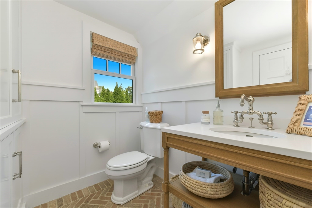 8 Port Pines Rd
