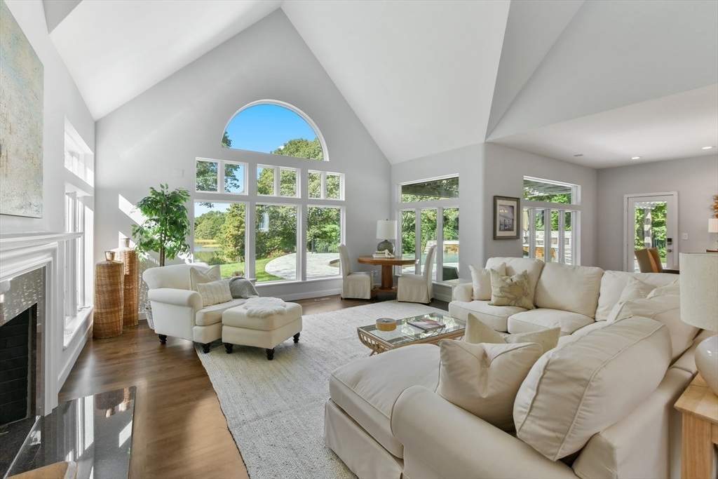 38 Beach Plum Hill Rd