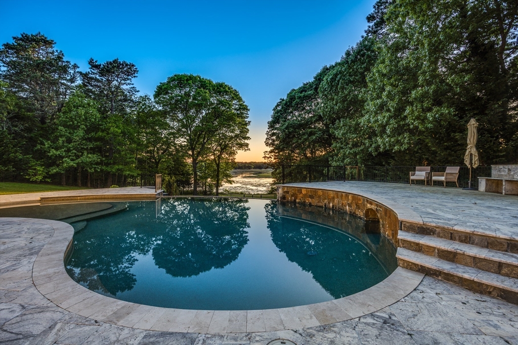 38 Beach Plum Hill Rd