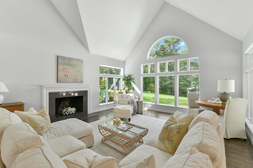 38 Beach Plum Hill Rd