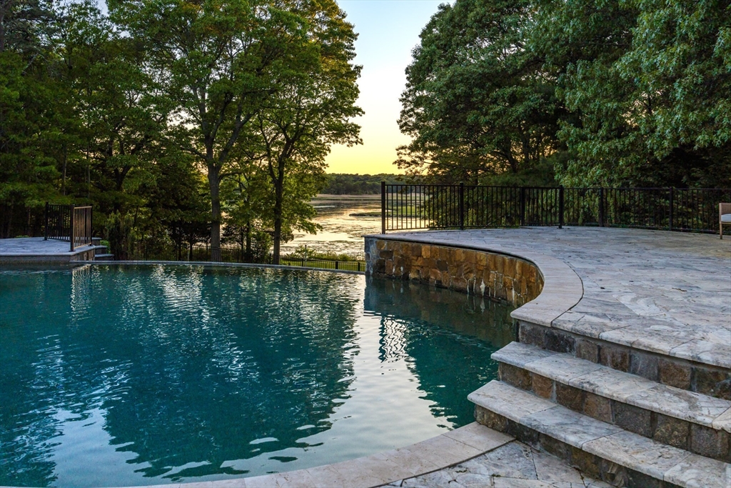 38 Beach Plum Hill Rd