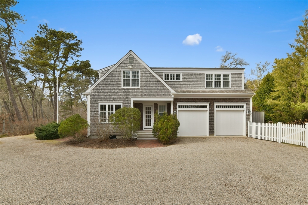 72 Old Field Bend