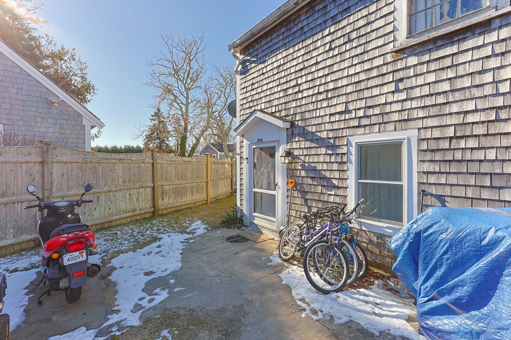 27-29 Barn Hill Rd