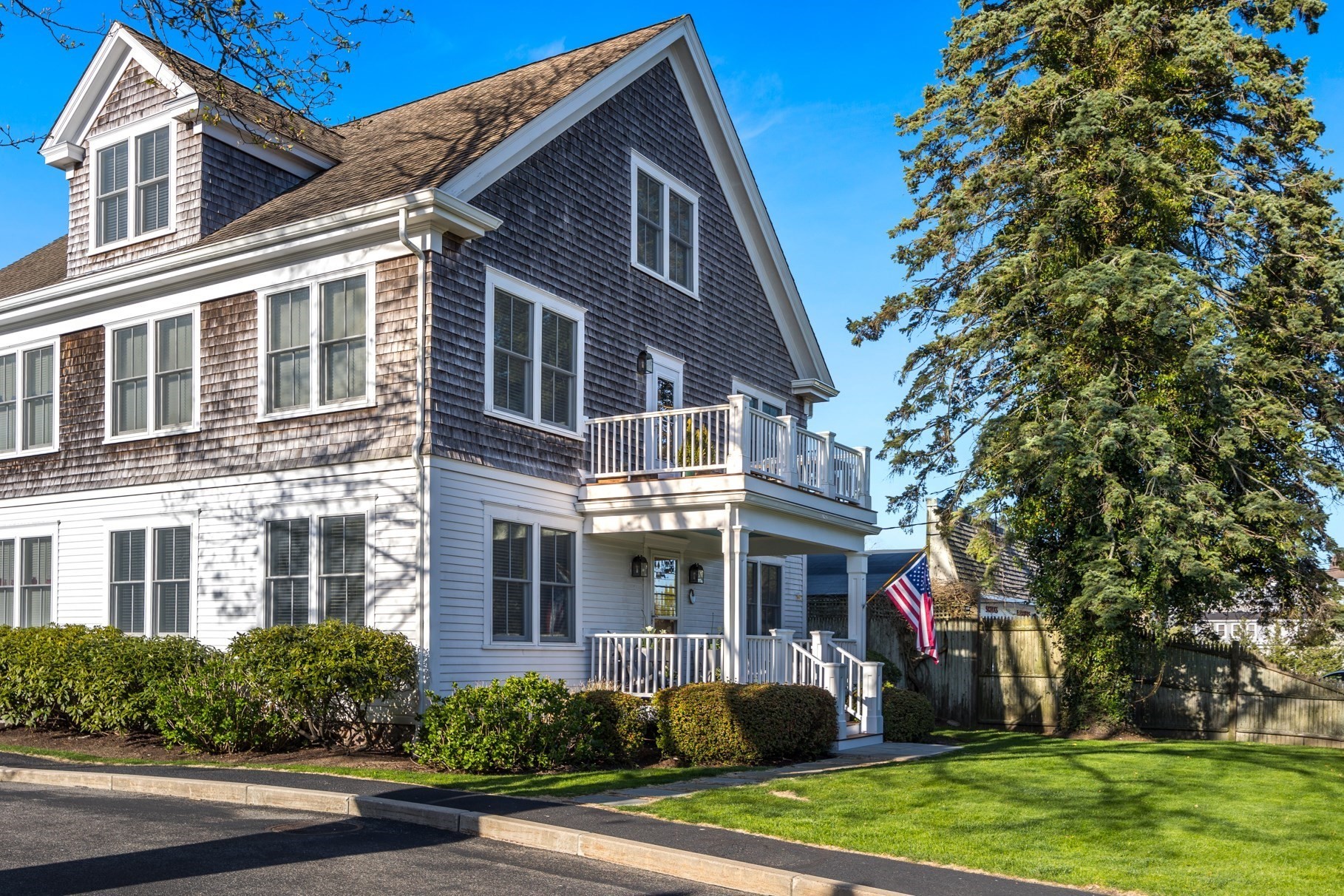 480 Main St # 1