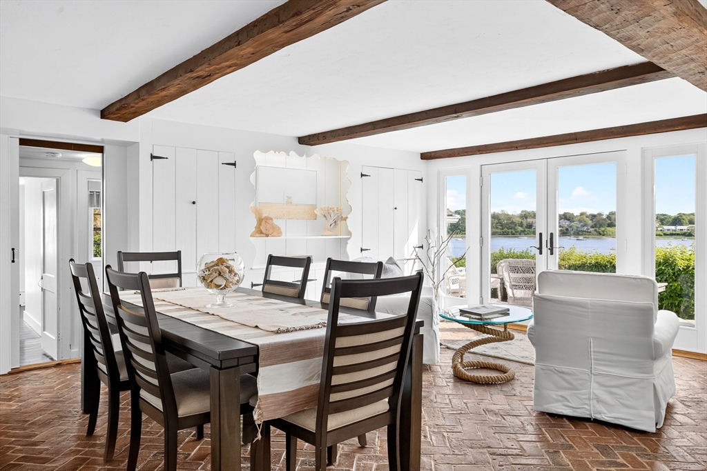 58 Oyster Bluff