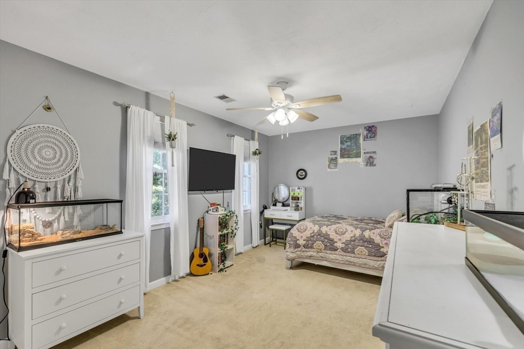 55 Shipyard Ln