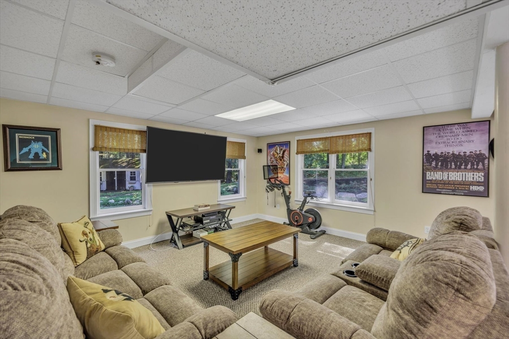 55 Shipyard Ln