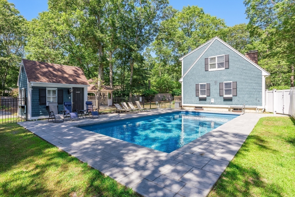 44 Avalon Cir
