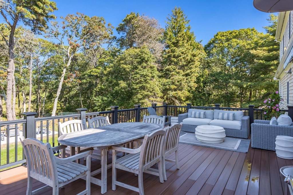 6 Stephen Dr