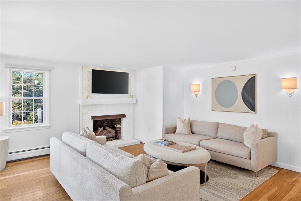 6 Stephen Dr