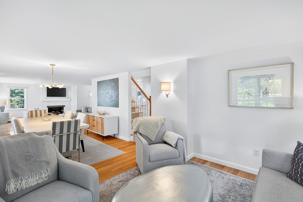 6 Stephen Dr