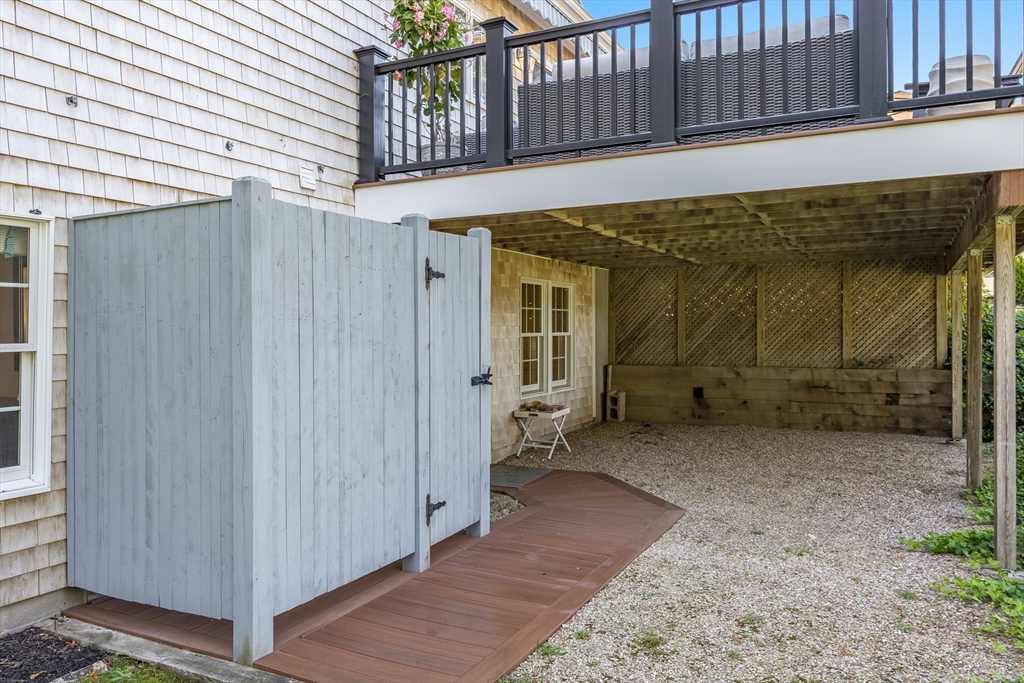 6 Stephen Dr