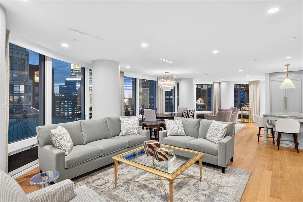 10 Rowes Wharf Unit: PH4