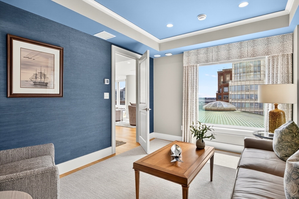 10 Rowes Wharf Unit: PH4
