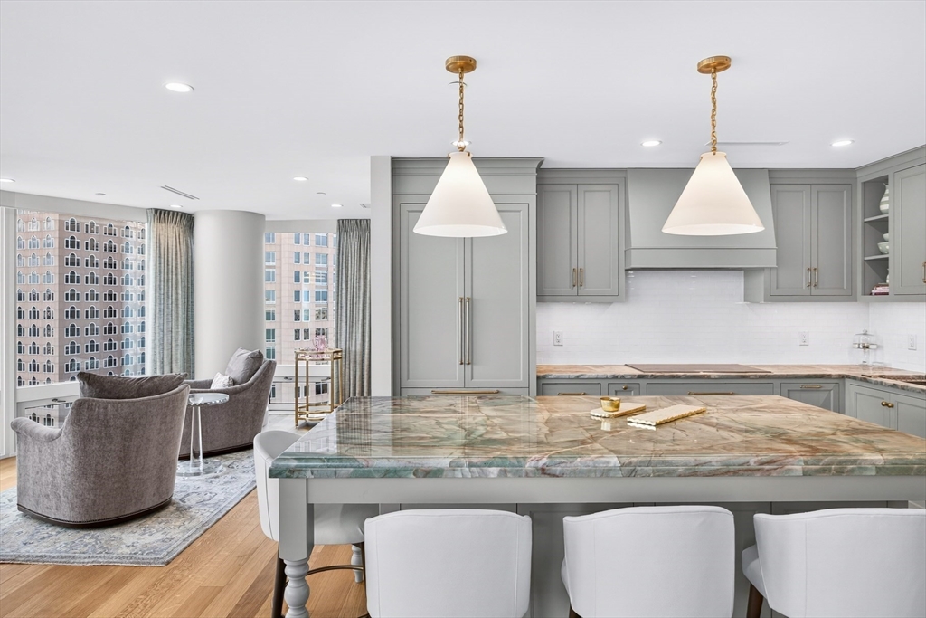 10 Rowes Wharf Unit: PH4