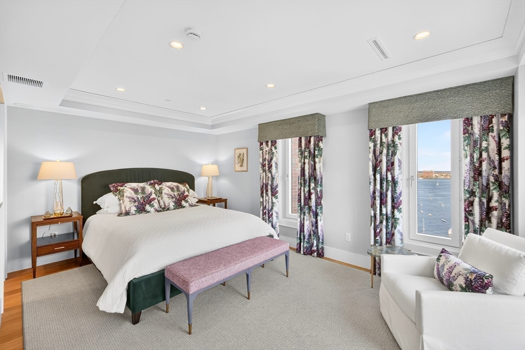 10 Rowes Wharf Unit: PH4