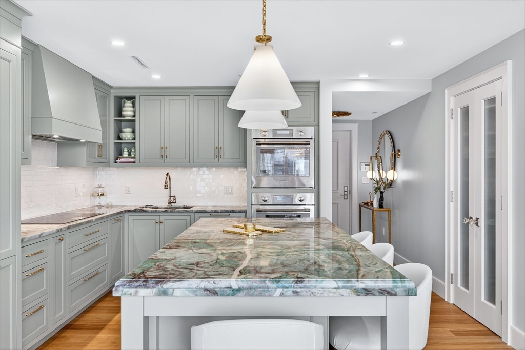 10 Rowes Wharf Unit: PH4
