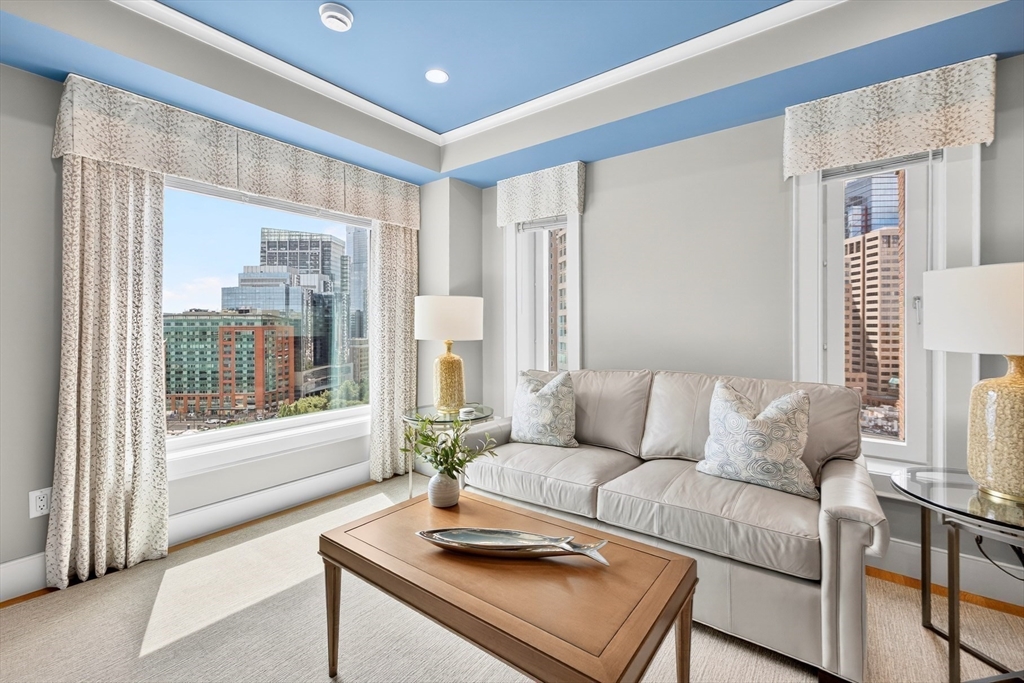 10 Rowes Wharf Unit: PH4