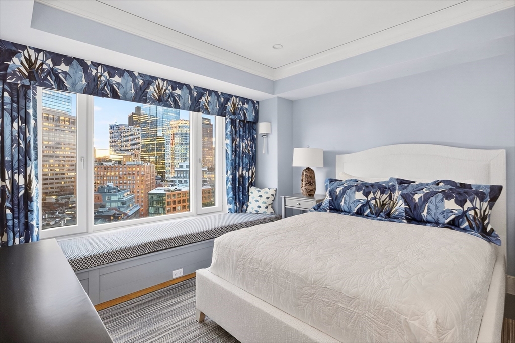 10 Rowes Wharf Unit: PH4