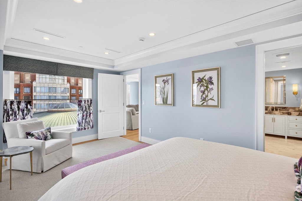 10 Rowes Wharf Unit: PH4