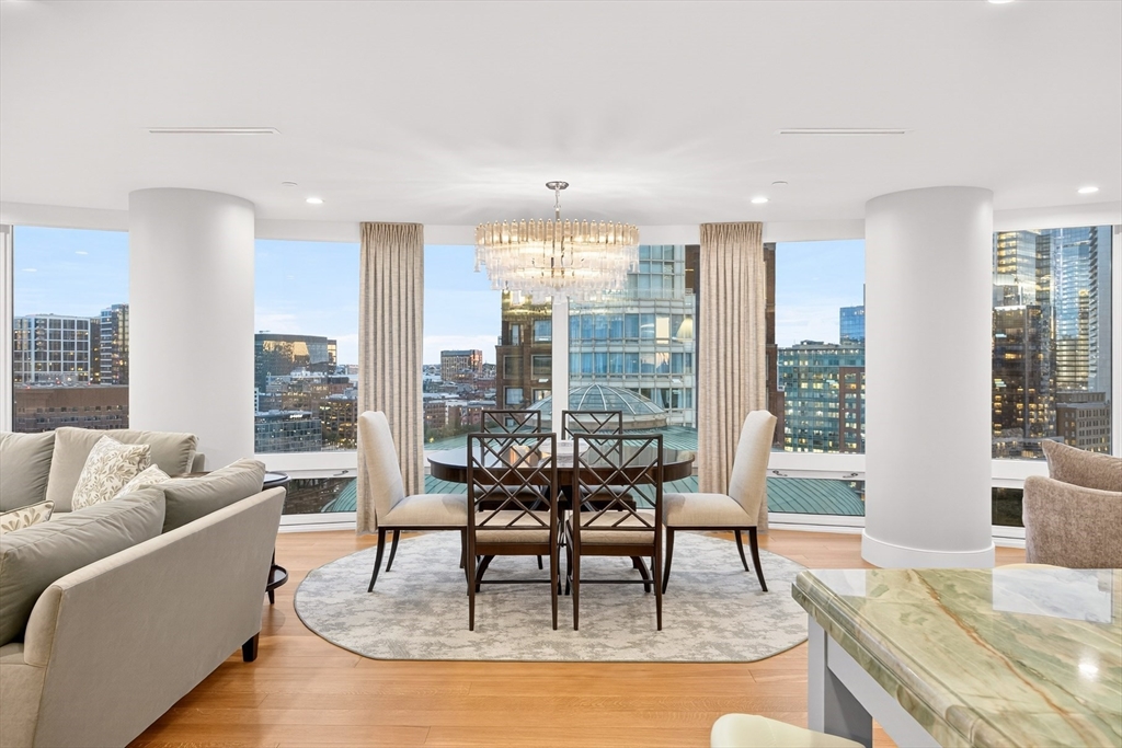 10 Rowes Wharf Unit: PH4