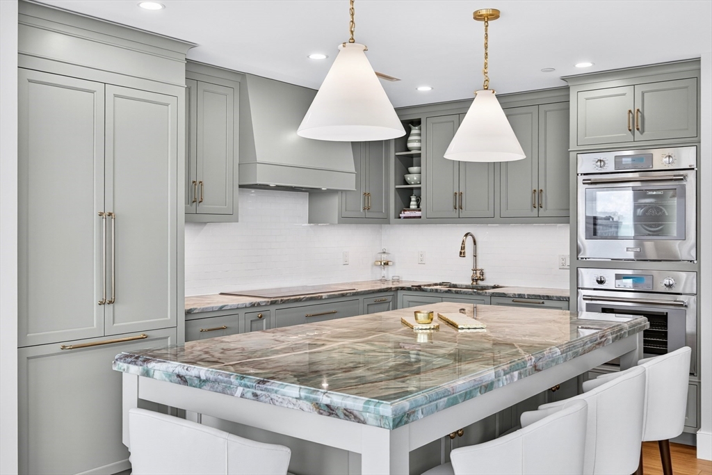 10 Rowes Wharf Unit: PH4