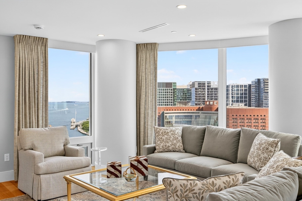 10 Rowes Wharf Unit: PH4