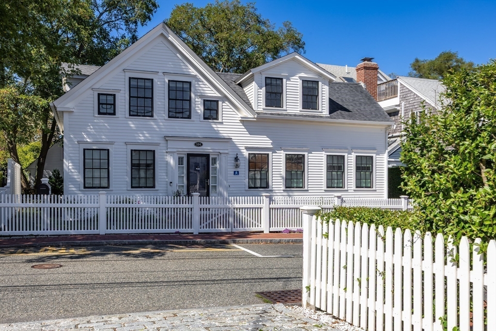594 Commercial St