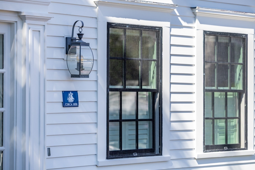 594 Commercial St