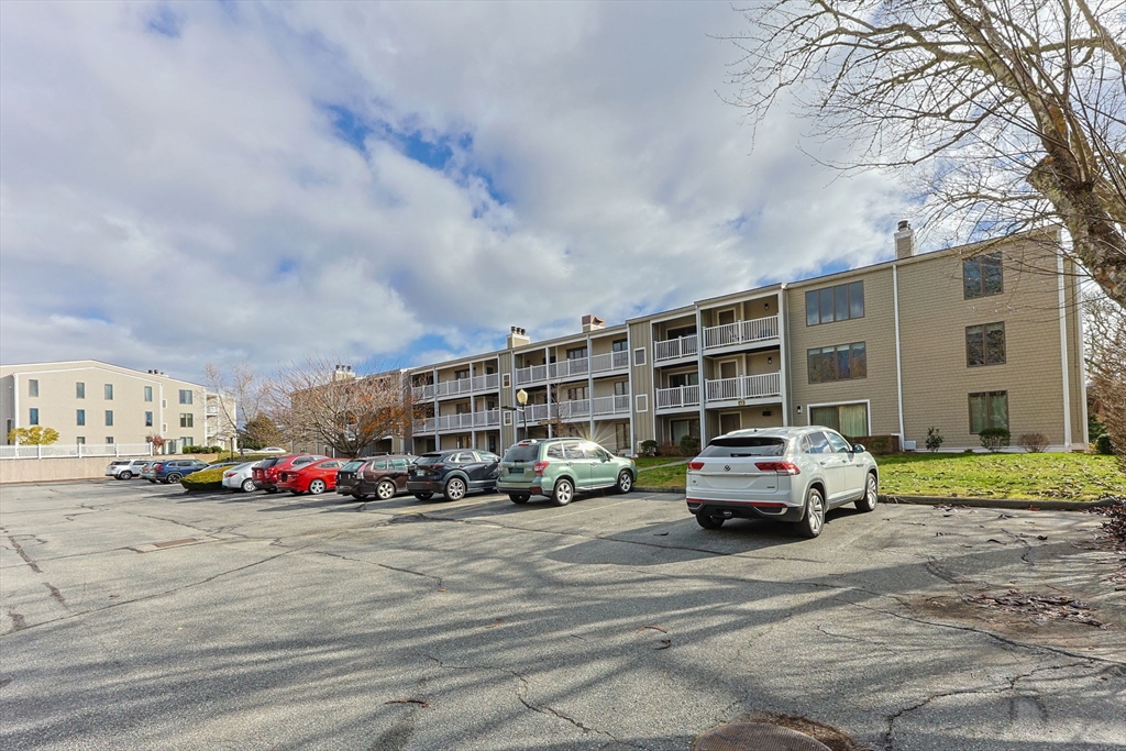 42 Old Colony Way APT 28