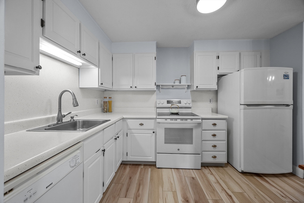 42 Old Colony Way APT 28