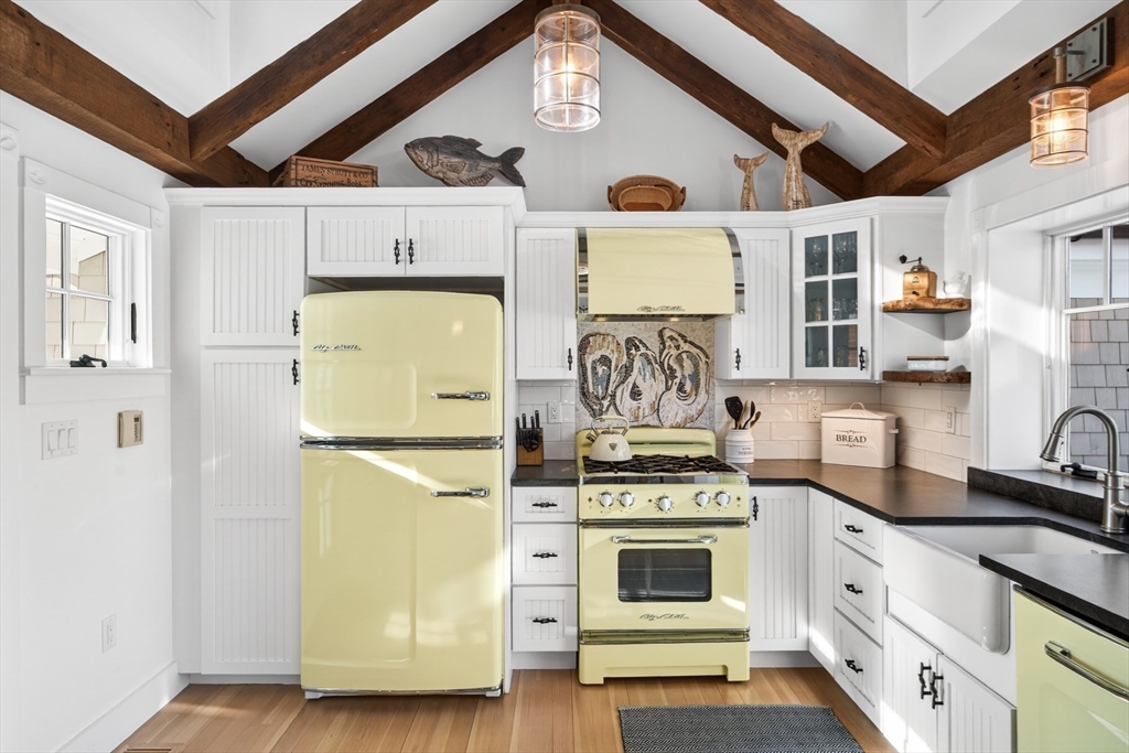 101 Oyster Pond Furlong St