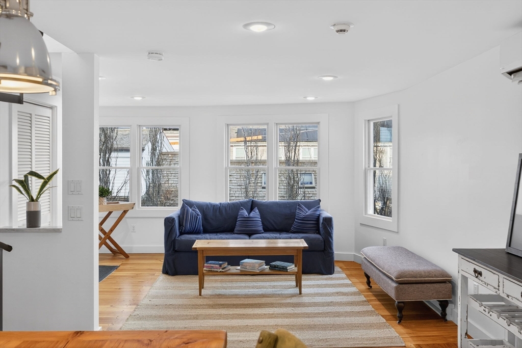 45 Commercial St # 9