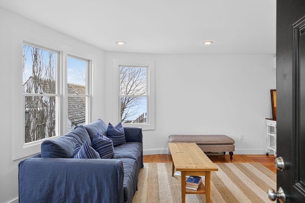 45 Commercial St # 9