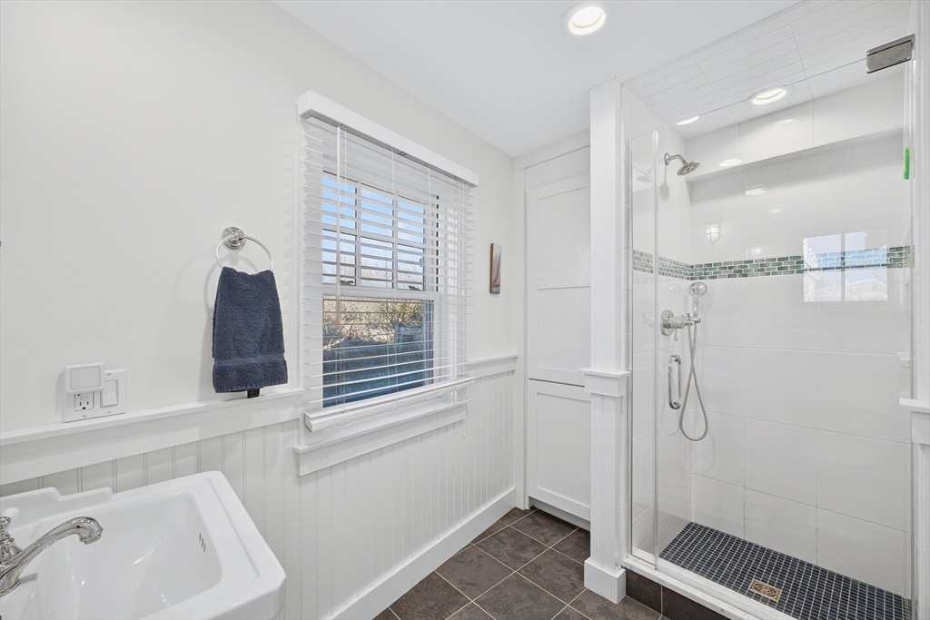 1145 Kingsbury Beach Rd