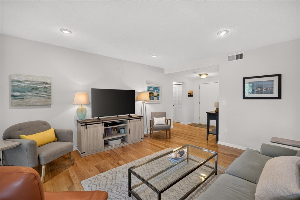 1 Belmont Rd APT 315