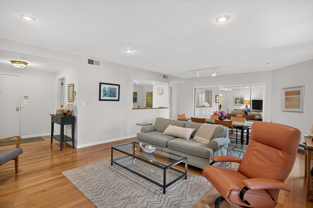 1 Belmont Rd APT 315