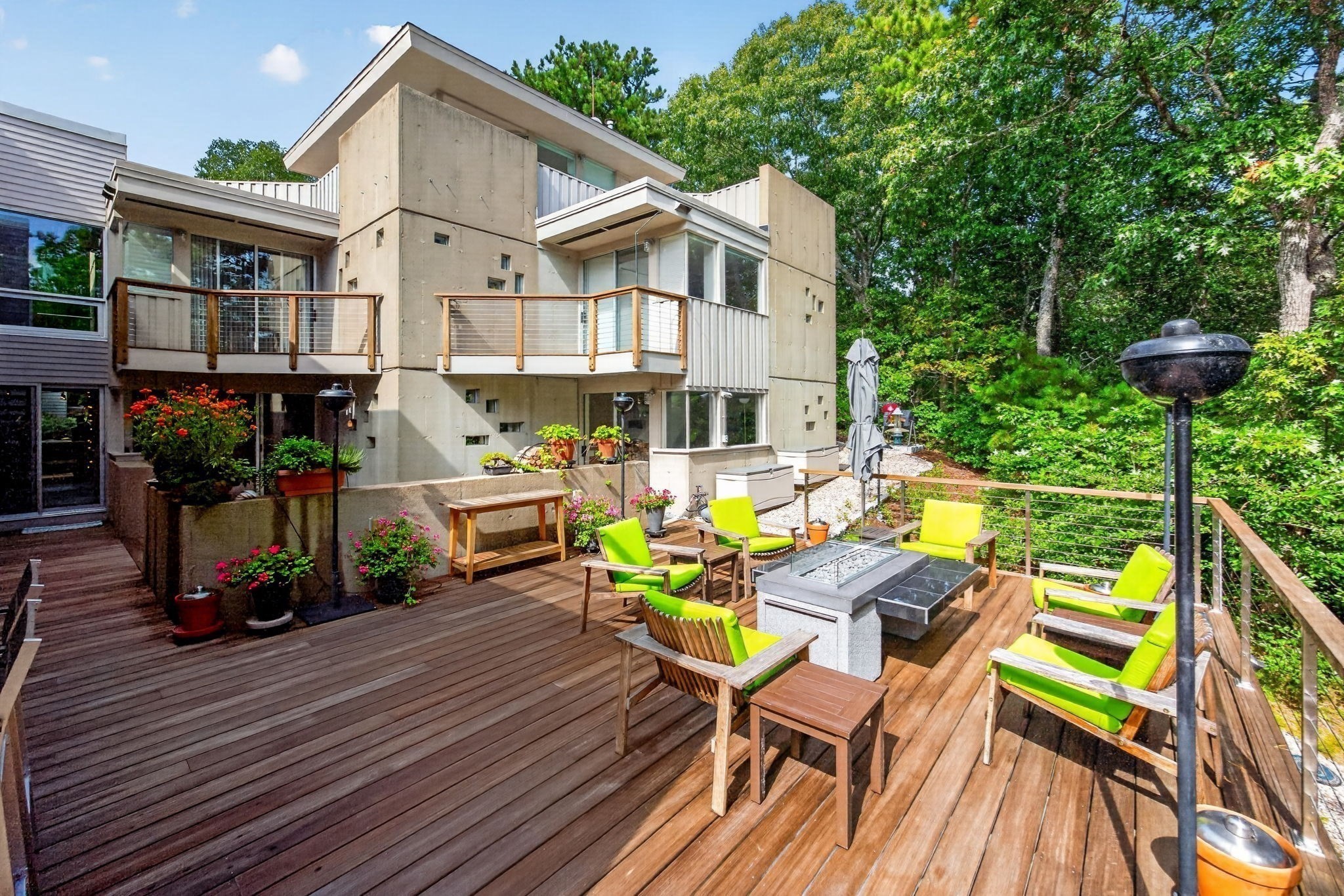 6 Huckleberry Lane
