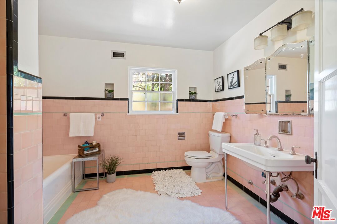 4306 Klump Ave