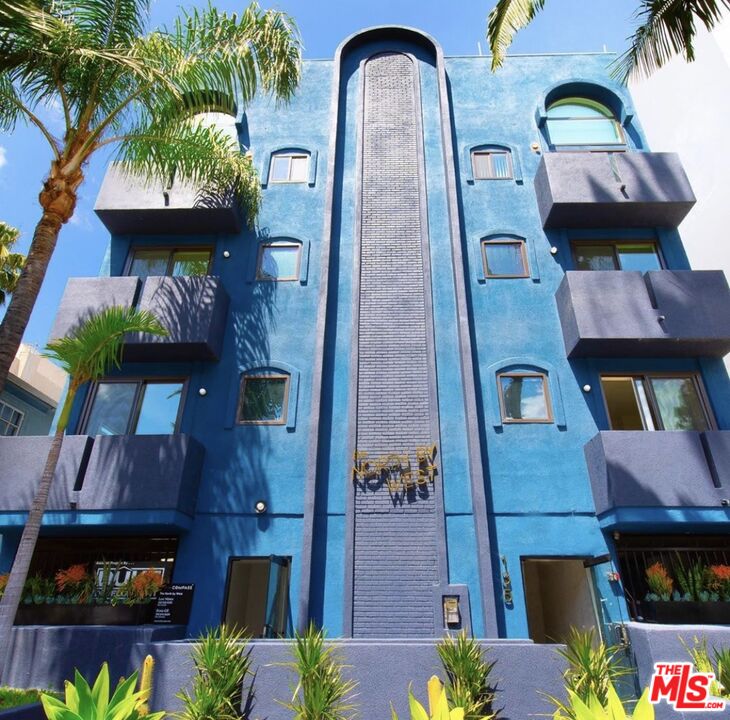 135 N Doheny Dr Unit: 103