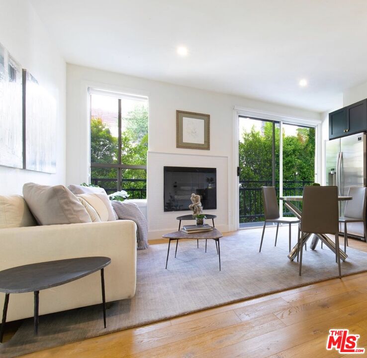 135 N Doheny Dr Unit: 205
