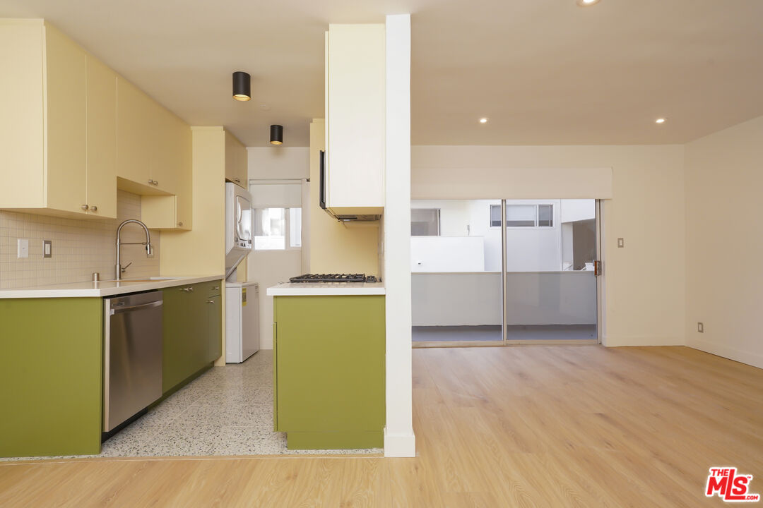 6615 Franklin Ave Unit: 124