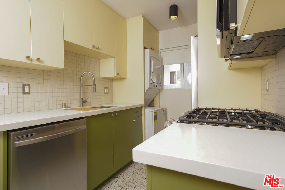 6615 Franklin Ave Unit: 124
