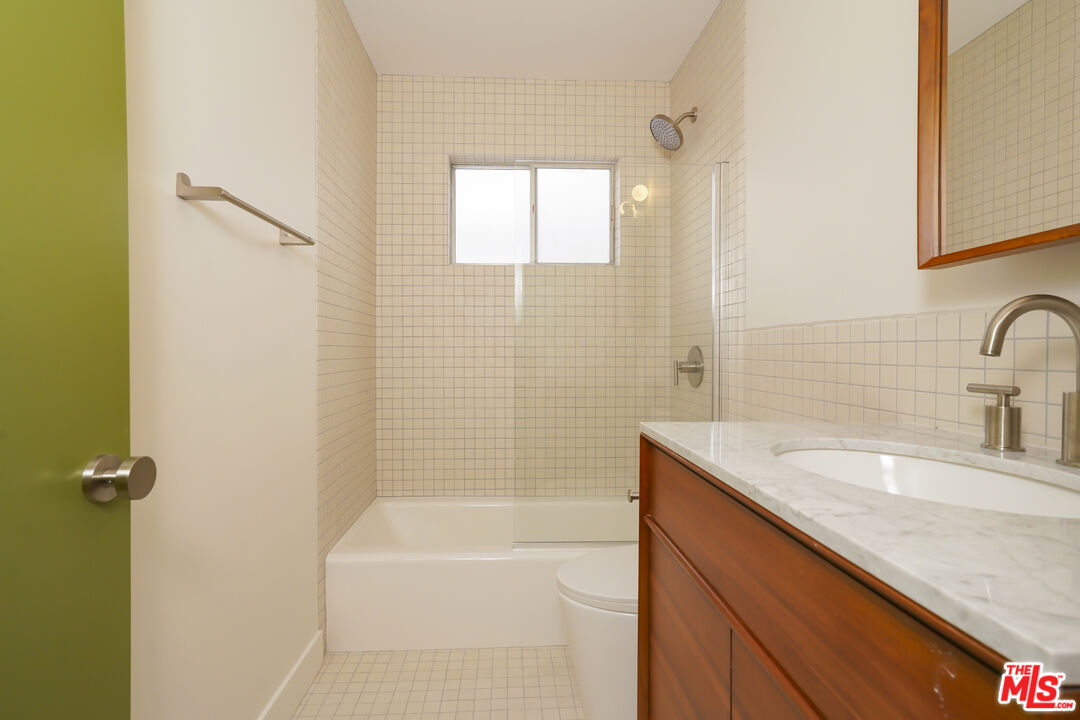 6615 Franklin Ave Unit: 124
