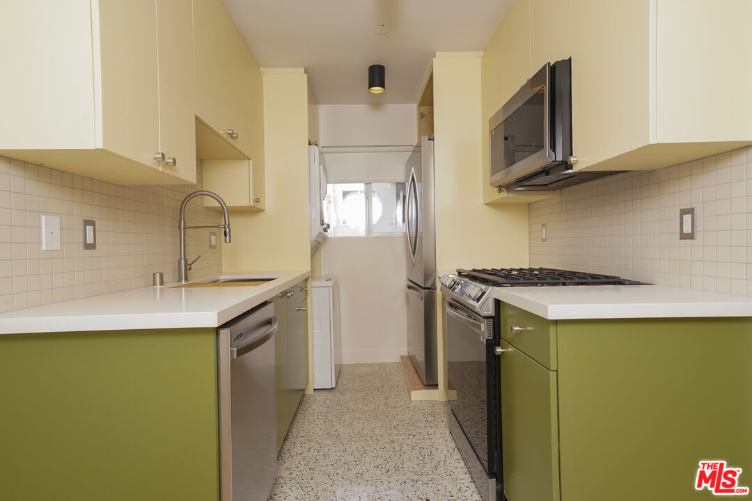 6615 Franklin Ave Unit: 124