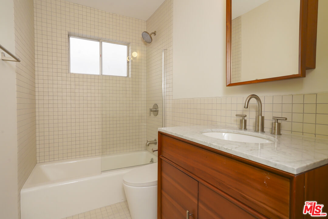 6615 Franklin Ave Unit: 124