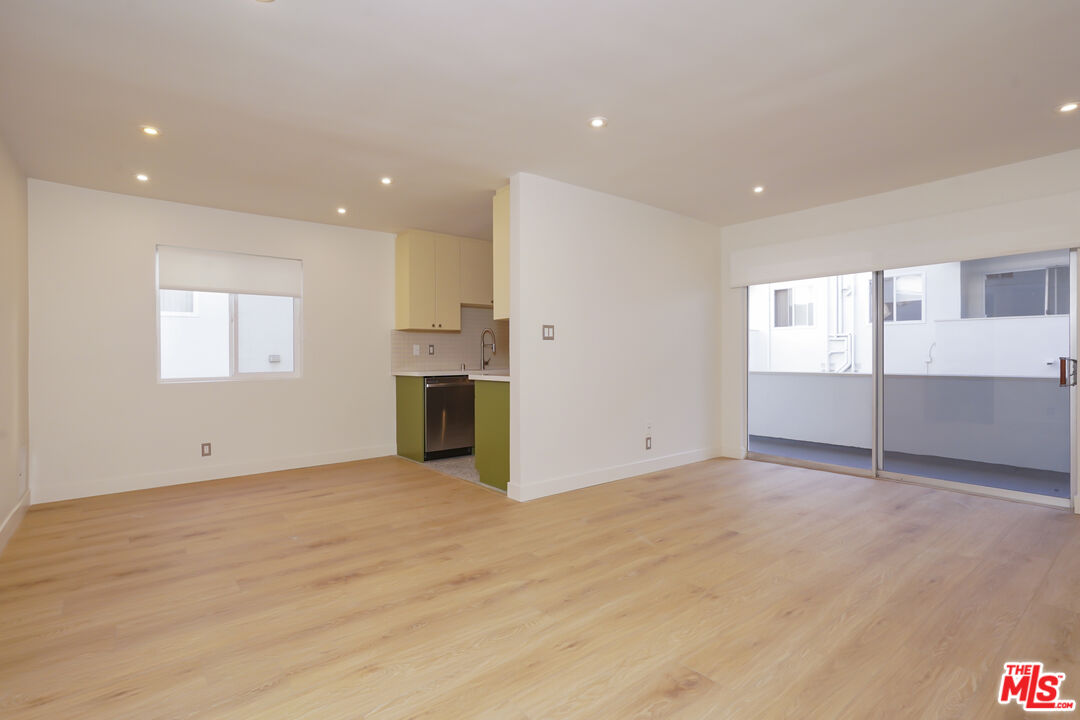 6615 Franklin Ave Unit: 124