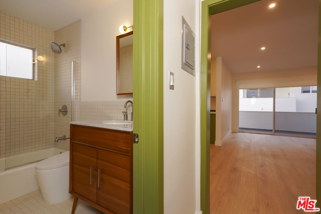 6615 Franklin Ave Unit: 124